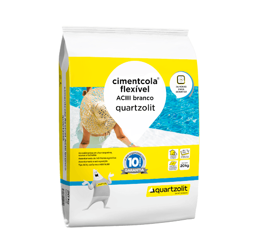 argamassa cimentcola flexivel ACIII  branco 20kg quartzolit - Cimentcola branco de secagem rápida para sobreposição e assentamento de porcelanatos, cerâmicas, mármores, granitos e pedras naturais de uso interno e externo tipo ACIII, conforme NBR 14.081.Churrasqueiras, piscinas e saunasPorcelanatos, mármores, granitos e cerâmicasPisos e paredes internas e externasRevestimentos de até 60 x 60 cm com absorção de água de 0,5% a 6% em fachadasRevestimentos de até 120 x 120 cm (sobreposição) 140 x 140 cm (base comum)24 h para rejuntar72 h para liberação total Encontre argamassa cimentcola flexível ACIII  branco quartzolit no material de construção pertinho de você.