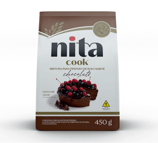 Mistura de Bolo Nita - Chocolate 450g - Disponível em embalagens sachê de 450 gramas.









Vantagens




• As misturas para bolo oferecem tudo que uma dona de casa quer: praticidade, rapidez e garantia de um bom resultado final.









Chocolate




Ingredientes: Farinha de trigo enriquecida com ferro e ácido fólico, açúcar, amido de milho, gordura vegetal hidrogenada, cacau, fermento químico (bicarbonato de sódio, pirofosfato ácido de sódio, fosfato monocálcio, pirofosfato de cálcio e fosfato de alumínio e sódio), aroma sintético idêntico ao natural, propionato de cálcio e espessante goma guar ou goma xantana.




Validade: 210 dias a partir da data de fabricação.




ALÉRGICOS: CONTÉM DERIVADO DE TRIGO E SOJA E PODE CONTER CENTEIO, CEVADA, AVEIA, TRITICALE E LEITE.




CONTÉM GLÚTEN