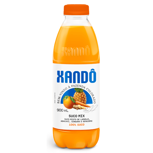 SUCO MIX XANDÔ (LARANJA, ABACAXI, CENOURA, GENGIBRE) 900 ML - O Suco Mix Xandô além de muito saboroso é rico em saúde: a laranja e o abacaxi são fontes de vitamina C. A Cenoura, rica em Vitamina A e o Gengibre, um excelente antioxidante que combate infecções e previne doenças cardiovasculares. É pratico, saboroso, pronto para beber e sem glúten. Seja puro ou em um drink, quem prova não resiste a seu sabor único.