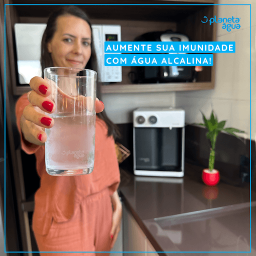 Potencialize a sua imunidade bebendo água purificada, geladinha e alcalina do nosso Purificador GIOM! 💦
Além de cuidar da sua alimentação, beber água purificada e alcalina, é fundamental para ajudar na imunidade do seu corpo. Por ser rica em sais minerais, a água alcalina regula e fortalece o sistema imunológico, permitindo uma absorção mais eficaz de nutrientes como cálcio e potássio.