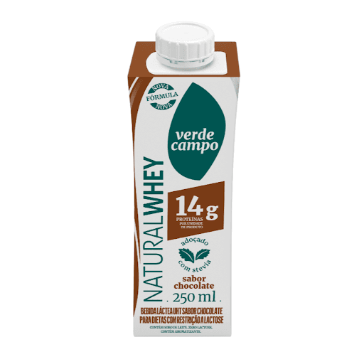 Shake Chocolate Natural Whey Verde Campo 14g de Proteína 250ML - Nas versões iogurte e shake, a linha Natural Whey combina os ingredientes naturais com a riqueza proteica que só o leite pode oferecer. Os produtos são indicados tanto para o consumo pós e pré-treino, quanto para lanches intermediários e receitas. Os produtos da linha Natural Whey estão livres de conservantes, são adoçados com stévia (adoçante natural) e contêm aromas e corantes naturais.